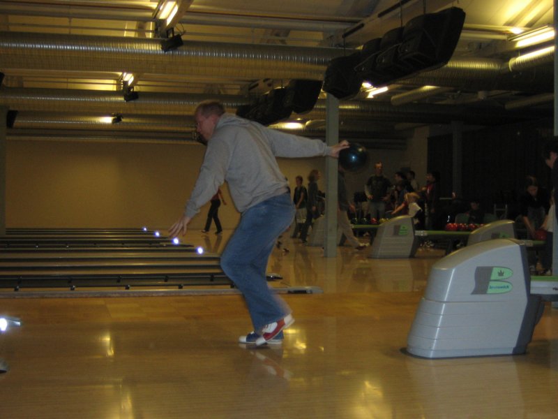 Mange goes Bowling 9